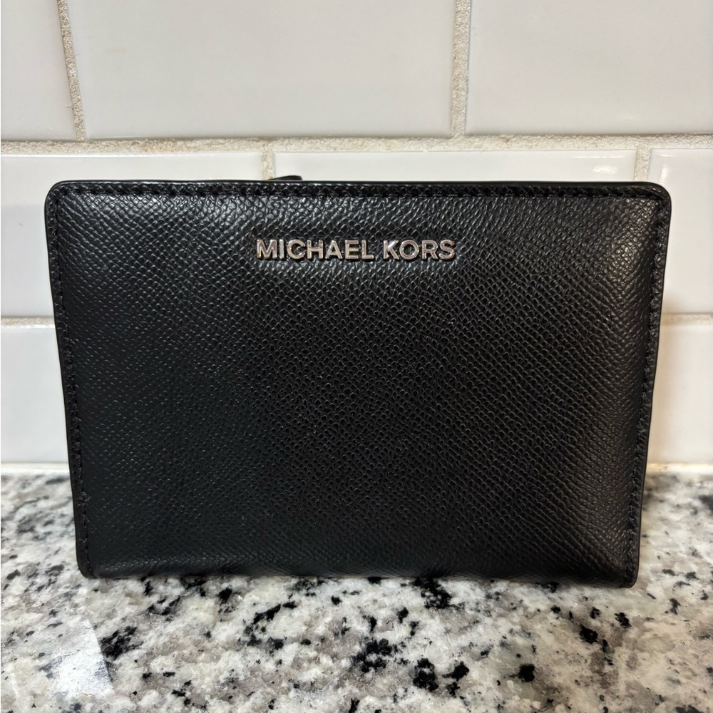 MICHAEL KORS Black Leather Card Wallet with Silver Logo